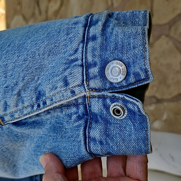 2022 GAP Sherpa Denim Jean Light Wash Button Up Jacket Size XL Trucker Jacket - Picture 7 of 14